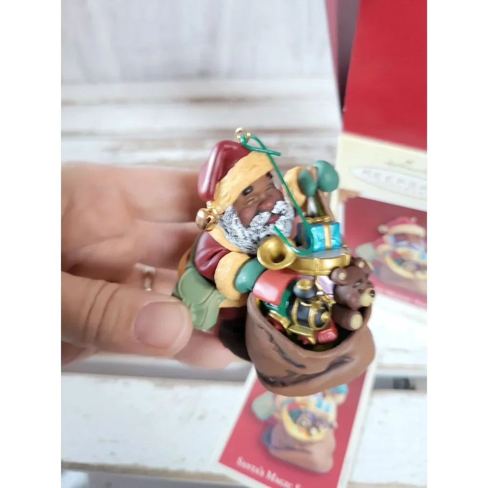 Hallmark Santa's magic sack 2005‎ lights up ornament Xmas tree home decor